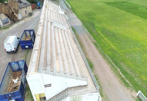 Travaux au stade après tornade à Decazeville